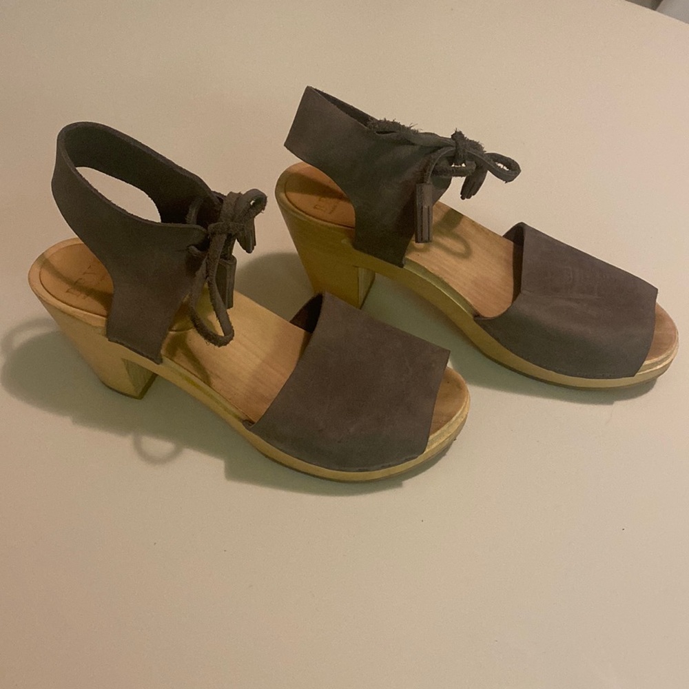 Bryr Hannah Spanish Toe High Heel in Pacific Grey